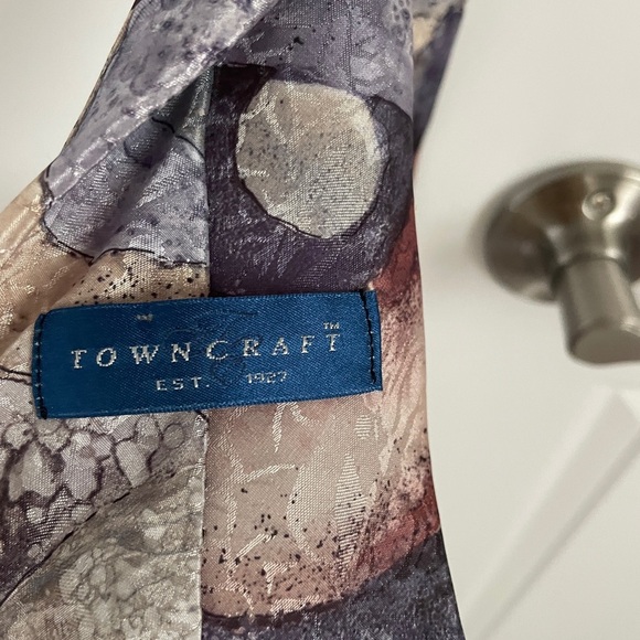 Town Craft vintage abstract patterned tie 60” muted tones-very nice condition - Picture 4 of 4